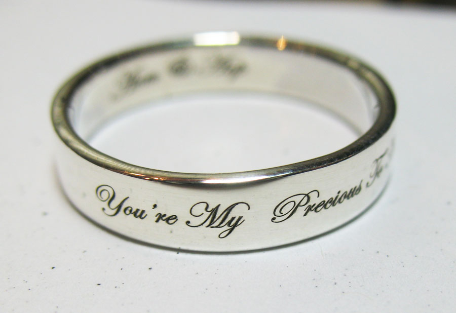 แหวนแกะลาย